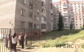 На самозахват придомовой территории жалуются жильцы многоэтажки в Павлодаре
